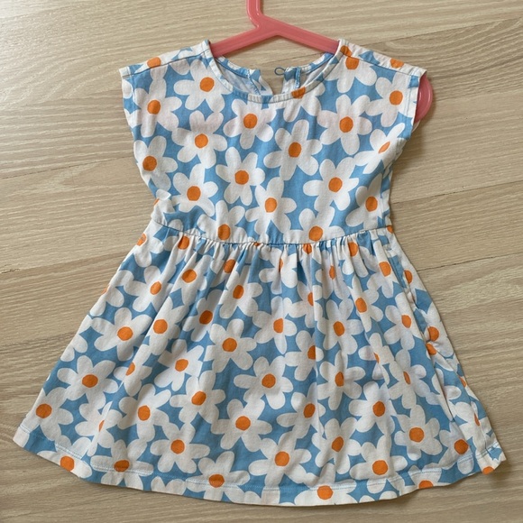 FOUR (4!) CUTEST Primary dresses all size 3T - Picture 5 of 5